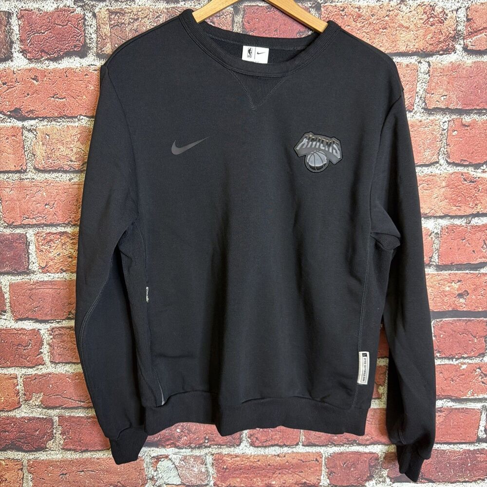 Nike New York Knicks Dri-Fit Black Crewneck Sweatshirt Medium